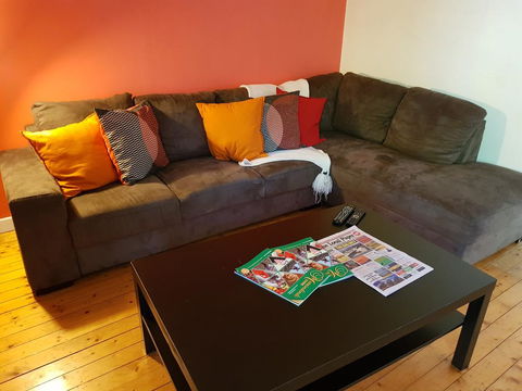 Family Getaway In Eildon - Pet Friendly - Accommodation in Surfers Paradise 3