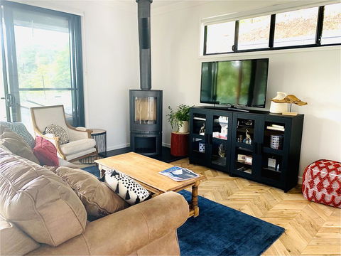 Fletchers Ridge Brand New Luxury Guest House - Accommodation in Surfers Paradise 2