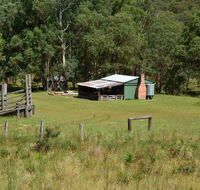 Four Bull Hut - Accommodation in Surfers Paradise