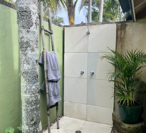 Four Winds Luxury Villas Byron Bay - Accommodation in Surfers Paradise 1