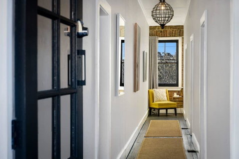 Fox And Hound - Accommodation in Surfers Paradise 1