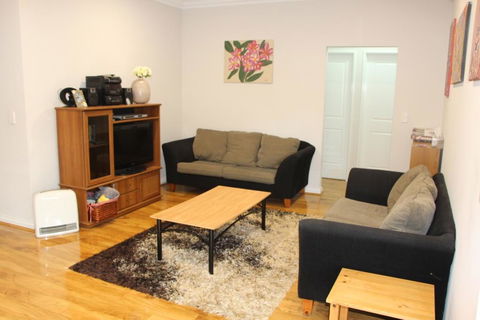 Frangipani Villa Innaloo - Accommodation in Surfers Paradise 3
