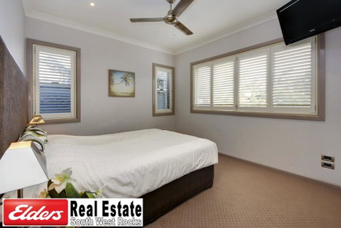 Front Creek Unit No 5 - Accommodation in Surfers Paradise 3
