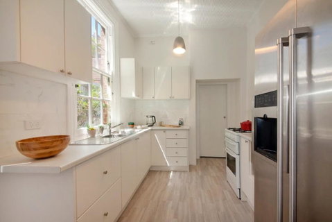 FUN TIMES In HUGE House 1 Minute To SYDNEY HARBOUR - Accommodation in Surfers Paradise 2