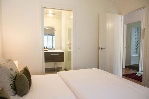 Furmston House & Studio - Accommodation in Surfers Paradise 0