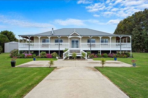 GALBRAITH BEACH STUDIO 1 - Accommodation in Surfers Paradise 2