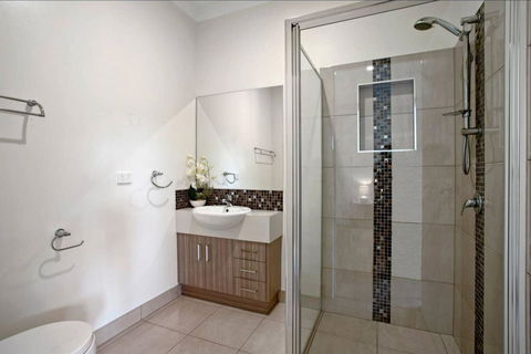 GALBRAITH BEACH STUDIO 2 - Accommodation in Surfers Paradise 2