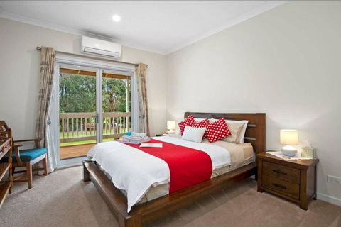 GALBRAITH BEACH STUDIO 2 - Accommodation in Surfers Paradise 0