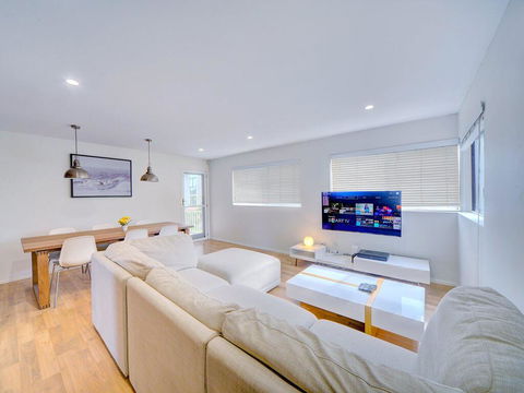 GCHM Beachside Getaway With Netflix & Wi-Fi - Accommodation in Surfers Paradise 0