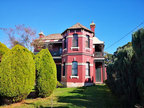 GH1886 - Accommodation in Surfers Paradise 1