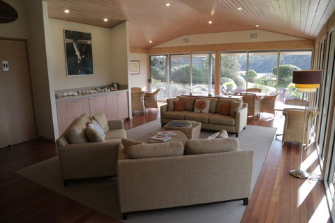 Gipsy Point Lakeside - Accommodation in Surfers Paradise 2