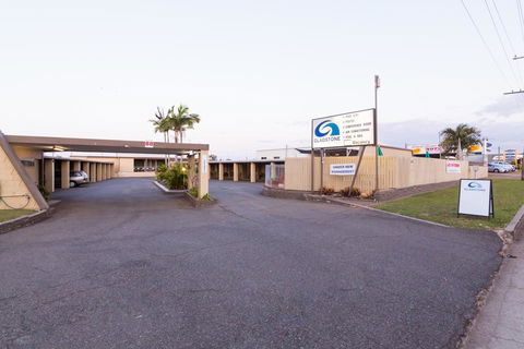 Gladstone Motel - Accommodation in Surfers Paradise 0