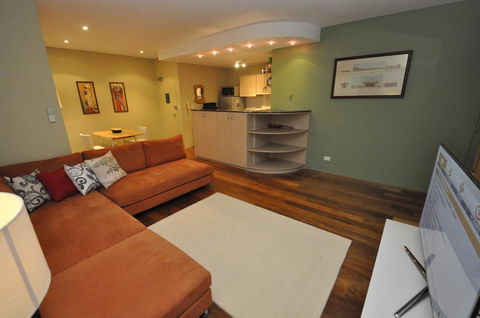 Glebe Self-Contained Modern One-Bedroom Apartment (47ROS) - Accommodation in Surfers Paradise 2