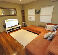 Glebe Self-Contained Modern One-Bedroom Apartment 47ROS - Accommodation in Surfers Paradise