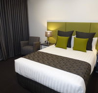 Golden Chain Tower Motor Inn - Accommodation in Surfers Paradise