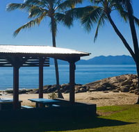Golden Sands Beach House - Accommodation in Surfers Paradise