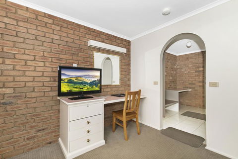 Golden Square Motor Inn - Accommodation in Surfers Paradise 1