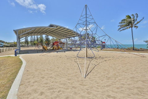 Grasstree Beachfront Shacks - Accommodation in Surfers Paradise 2