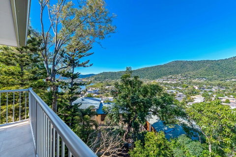 Great Escape - Cannonvale - Accommodation in Surfers Paradise 2