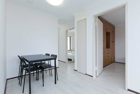Great Location Unit Near South Perth & City & Zoo - Accommodation in Surfers Paradise 0