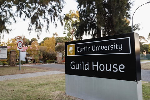 Guild House 6 Bedroom Flat - Accommodation in Surfers Paradise 1