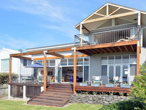 Hamptons Escape - Accommodation in Surfers Paradise 1