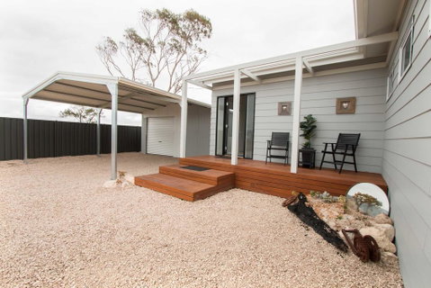 Happy Hours - Accommodation in Surfers Paradise 1
