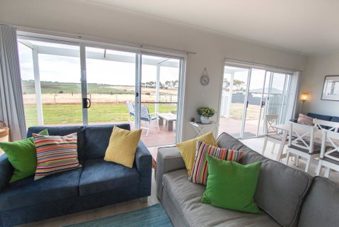 Happy Hours - Accommodation in Surfers Paradise 3