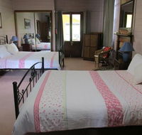 Henry's Cottage - Accommodation in Surfers Paradise