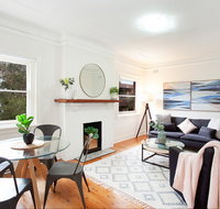 Heritage Home Metres from Manly Beaches and Dining - Accommodation in Surfers Paradise