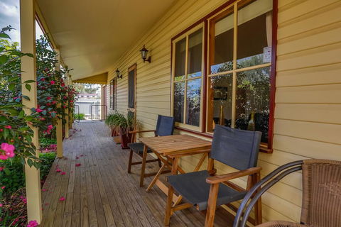 Herrins Lane Cottage - Accommodation in Surfers Paradise 0