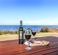 High Tide - Wallaroo Beachfront Property - Pet-Friendly - Accommodation in Surfers Paradise