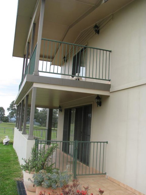 Hill Top Villas - Accommodation in Surfers Paradise 3
