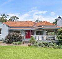 Hillview Cottage - classic country comfort and charm - Accommodation in Surfers Paradise