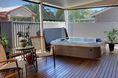 Holistic Haven - Accommodation in Surfers Paradise 1