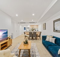 HomeHotel New and Comfort 3 Bedrooms security Apt - Accommodation in Surfers Paradise
