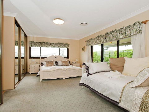 Hope - Country Farm Stay For Large Groups - Accommodation in Surfers Paradise 1