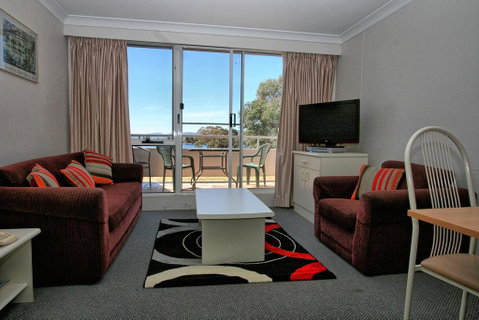 Horizons 213/10 Kosciuszko Road - Accommodation in Surfers Paradise 0