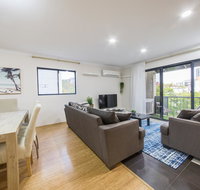 ISOLATION READY Super Size Me Top Location. Isolation Ready. Sanitised. Free CAT Bus Pool Gym and everything at your finge - Accommodation in Surfers Paradise