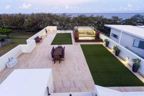 IVY Villas - Accommodation in Surfers Paradise 0