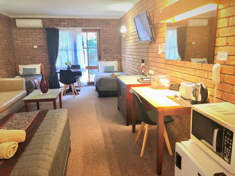 Jolly Swagman Motor Inn Euroa - Accommodation in Surfers Paradise 2