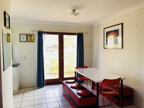 Josefinas - Accommodation in Surfers Paradise 2