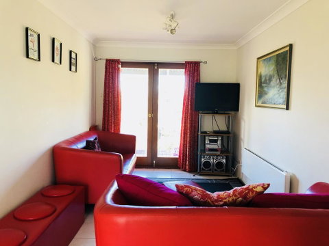 Josefinas - Accommodation in Surfers Paradise 1