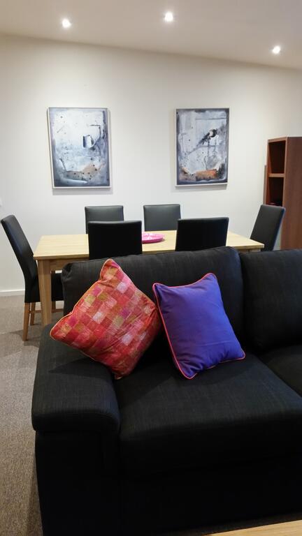 K2 ELEVEN - Accommodation in Surfers Paradise 0