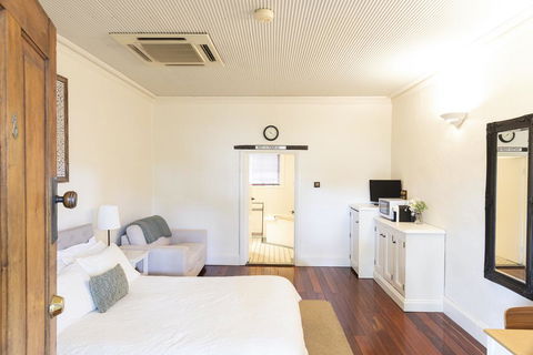 Kaesler Cottages - Accommodation in Surfers Paradise 2