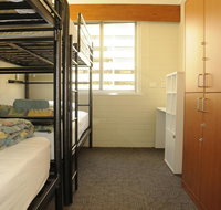 Kangaroo Inn - Accommodation in Surfers Paradise
