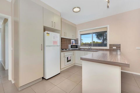 Kennedy Holiday Villas - Accommodation in Surfers Paradise 2