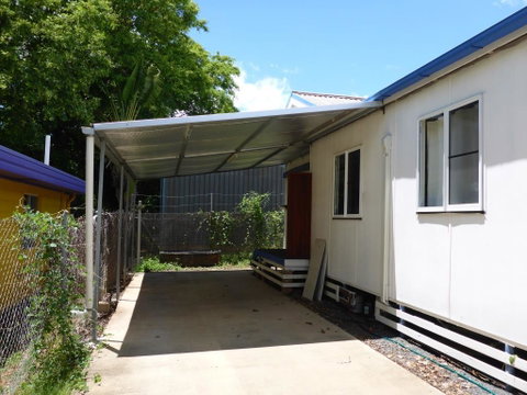 Kenny's Cabin - Accommodation in Surfers Paradise 0