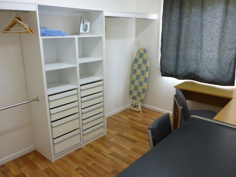 Kenny's Cabin - Accommodation in Surfers Paradise 2