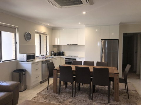 Kirwan 22 - Accommodation in Surfers Paradise 3